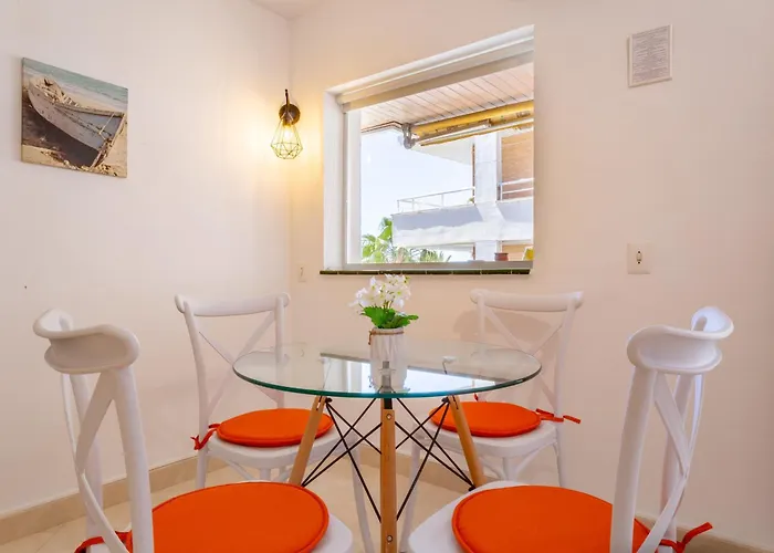 Maritim Lavanda Sea View Wifi アパート サロウ